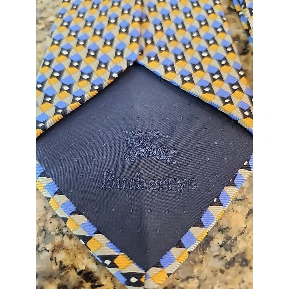 Burberry's Vintage‎ Ties